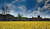 il castello e le case vicine